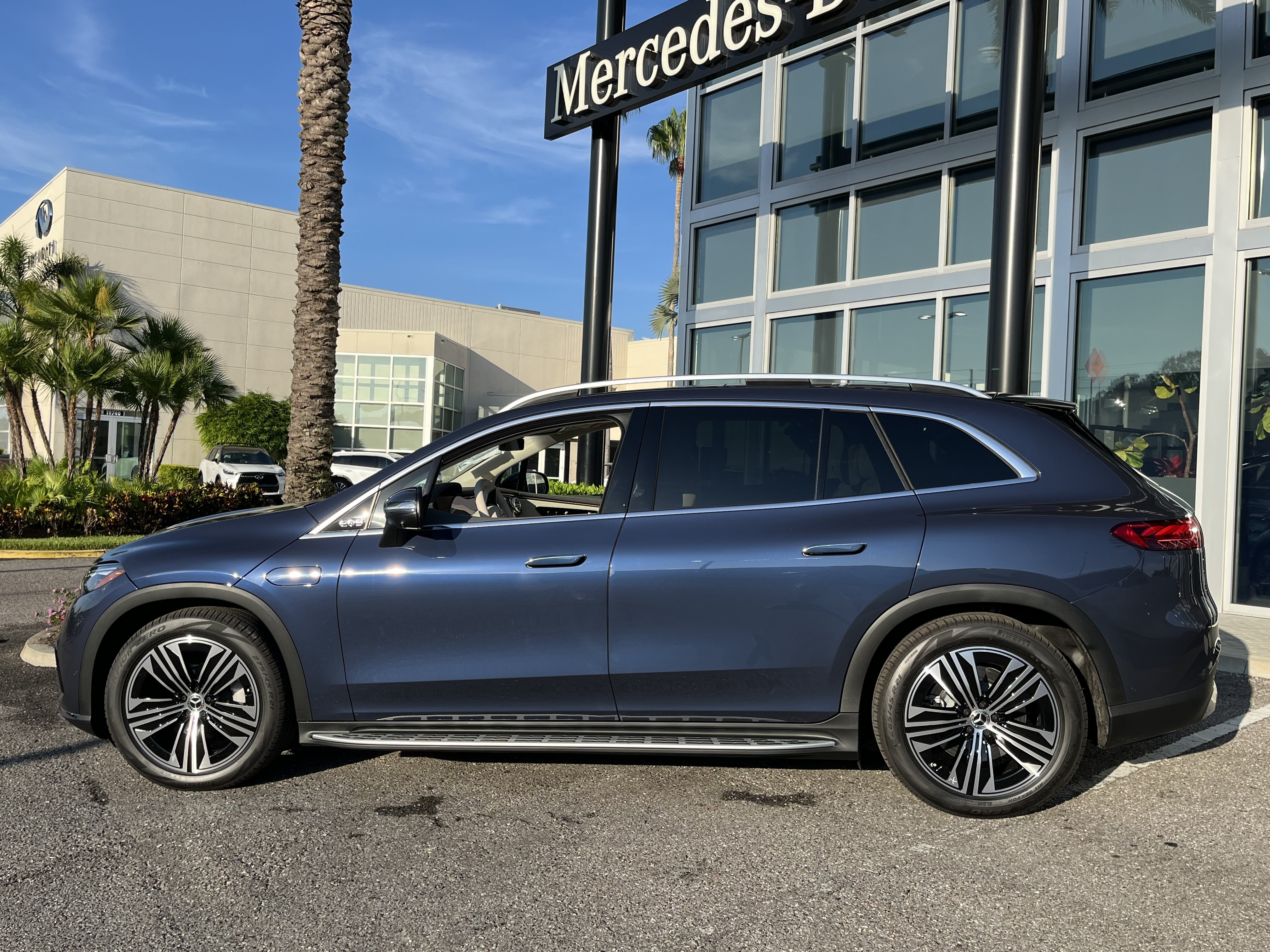 New 2026 Twilight Blue Metallic Mercedes-Benz EQS 400 image 3