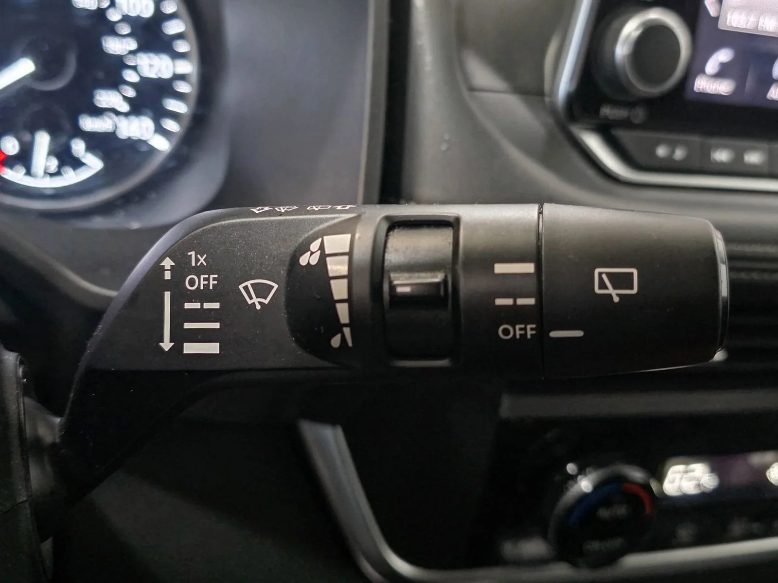 2023 Nissan Rogue SV - Photo 38