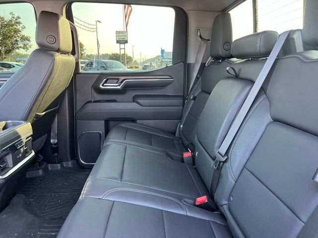 Used 2024 White GMC SLT image 13