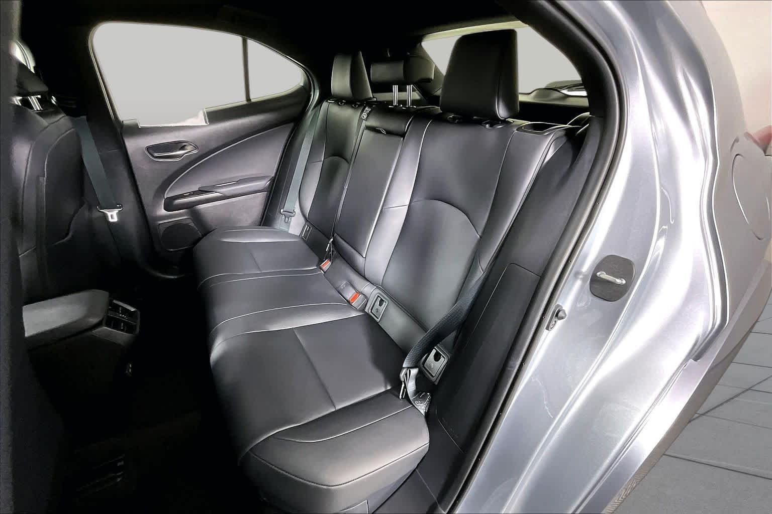 Used 2025 Iridium Lexus Premium image 18