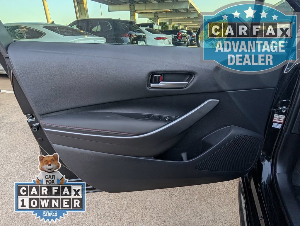 Used 2025  Toyota SE image 14
