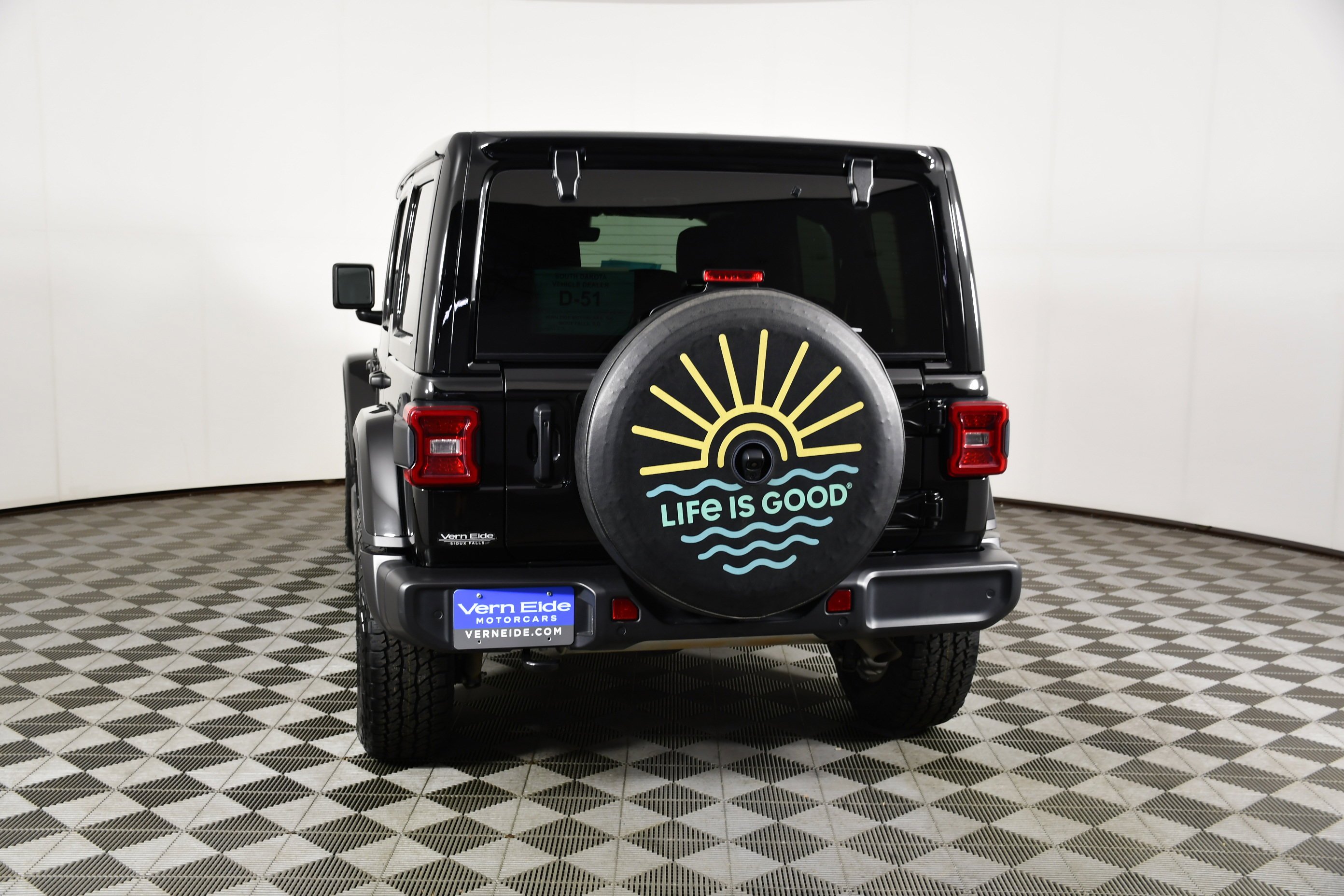 Used 2024 Black Clearcoat Jeep Sahara image 7