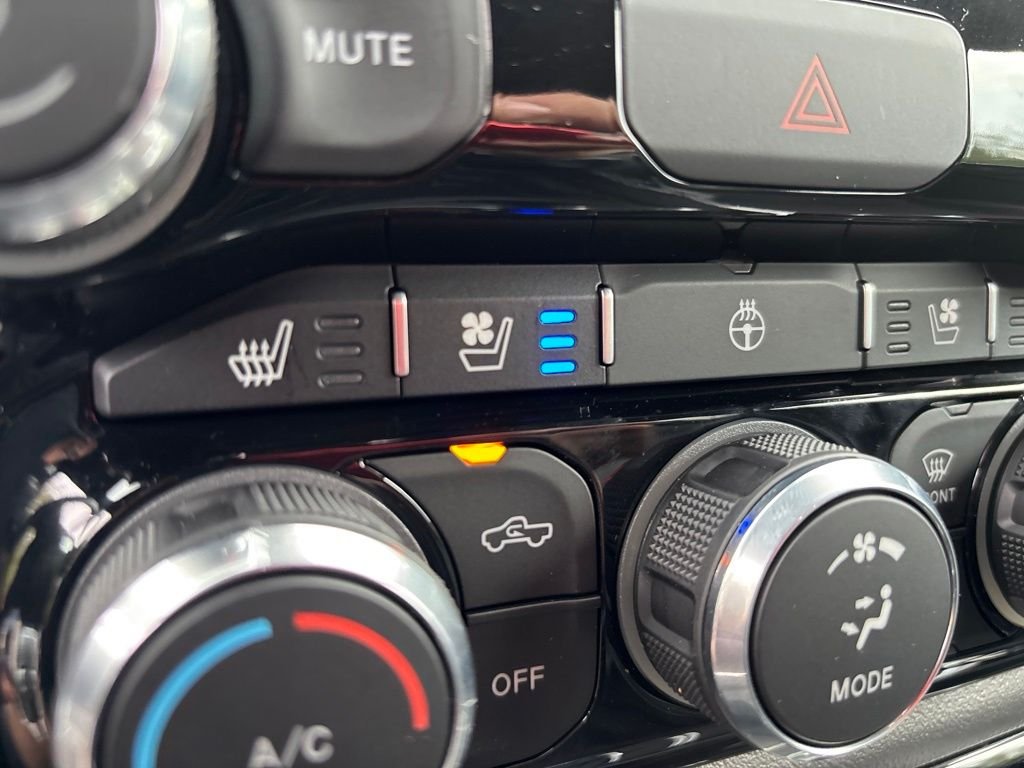 Used 2020 Silver Ram Laramie image 37