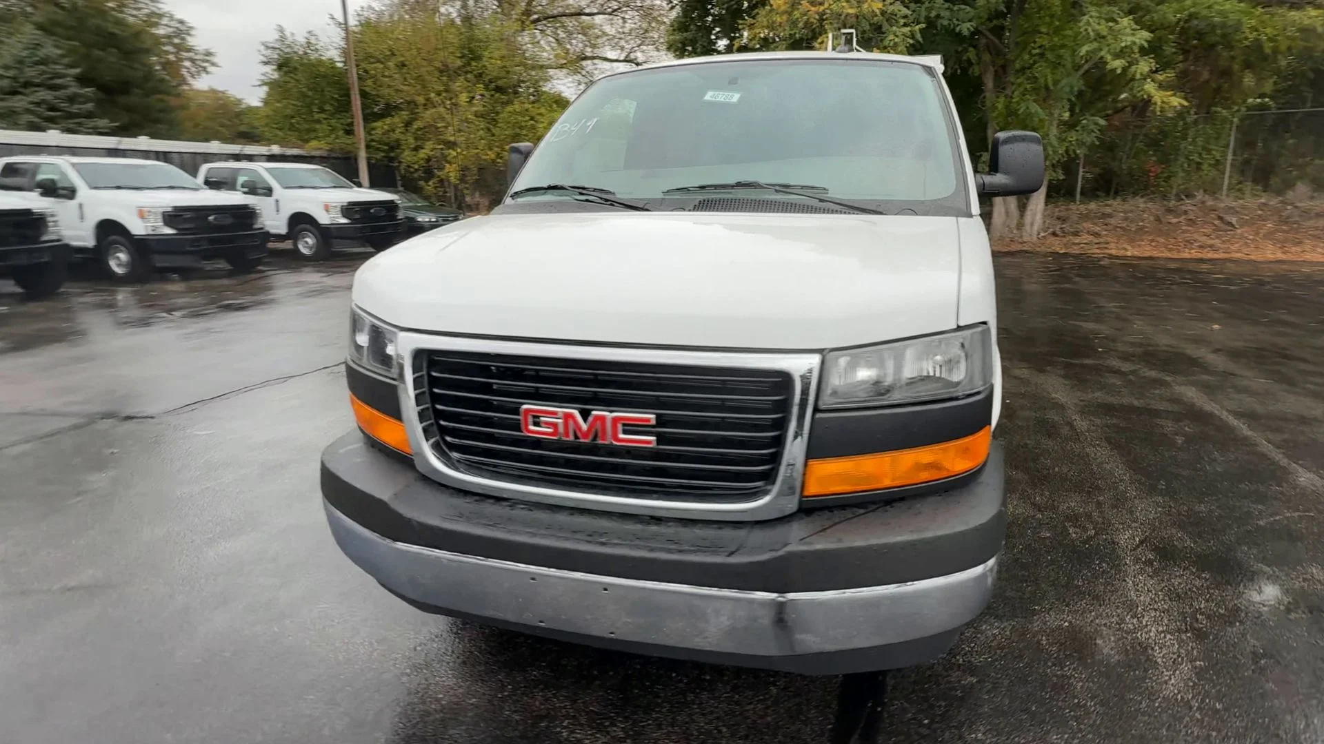 New 2025 Summit White GMC Work Van image 3