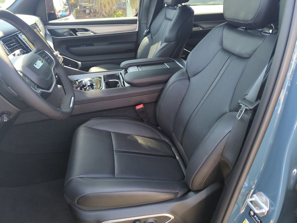 New 2026 Steel Blue Exterior Paint Jeep Limited Altitude image 12