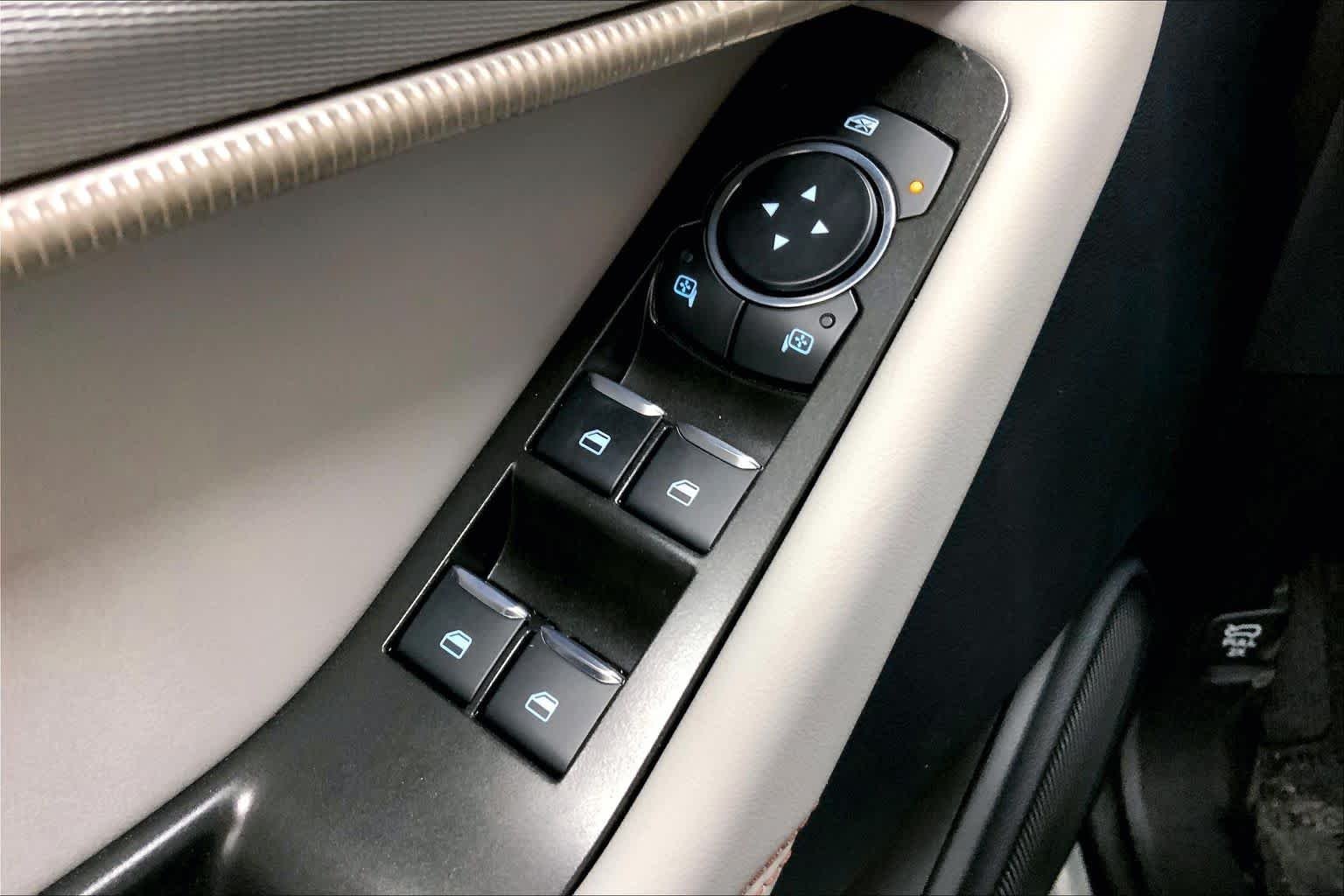 2026 Ford Explorer Active - Photo 17