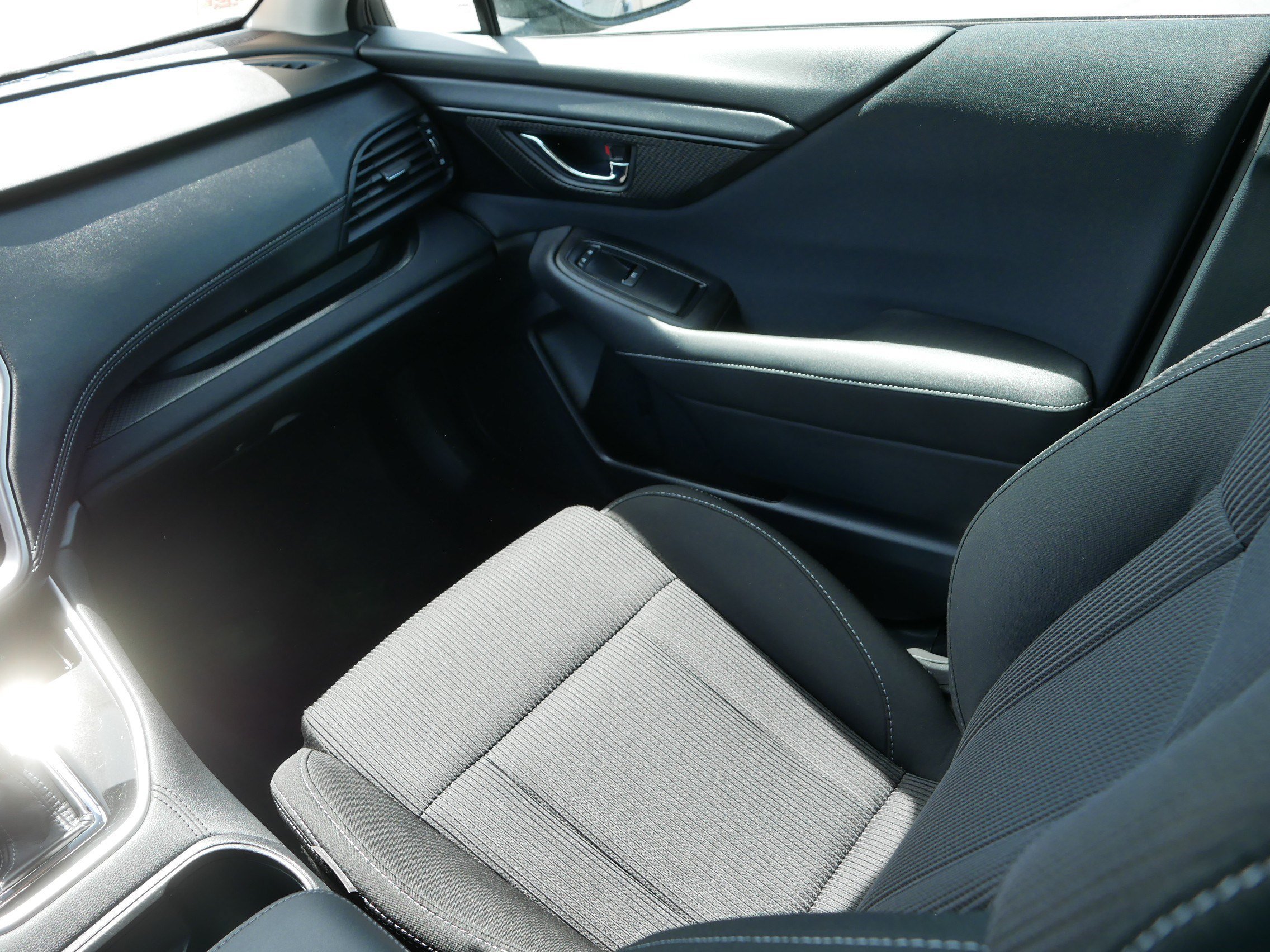 Used 2025 Cosmic Blue Pearl Subaru Premium image 11