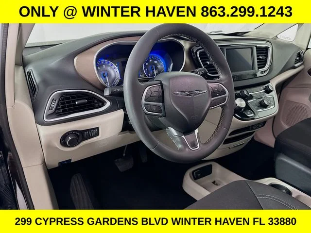 Used 2024 Black Chrysler LX image 9