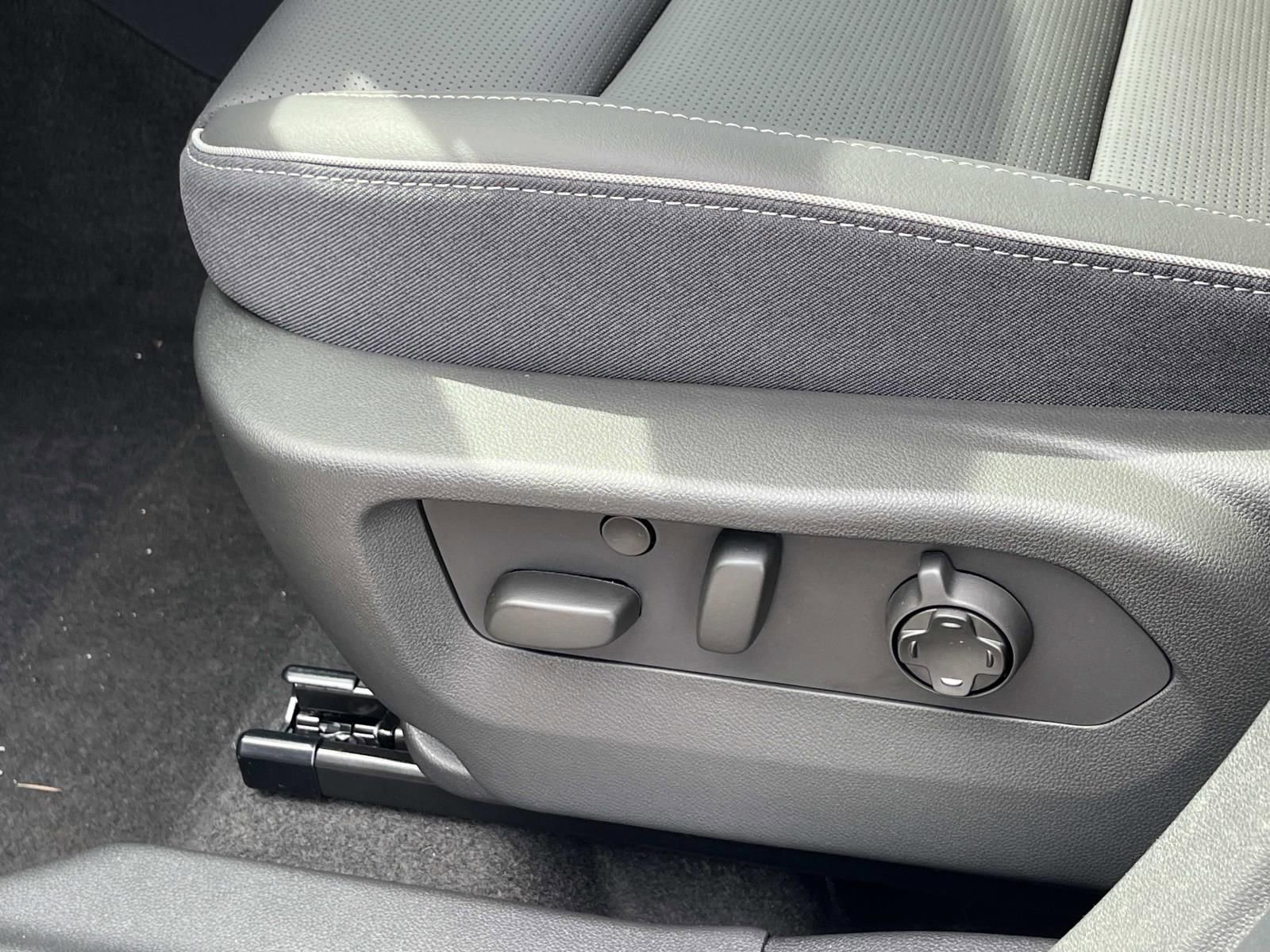 New 2026 Moonstone Gray Metallic Buick Avenir image 24