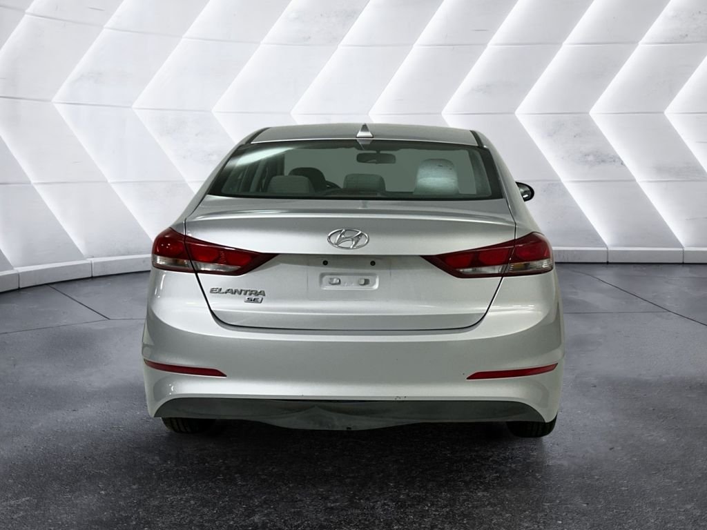 Used 2017 Silver Hyundai SE image 5