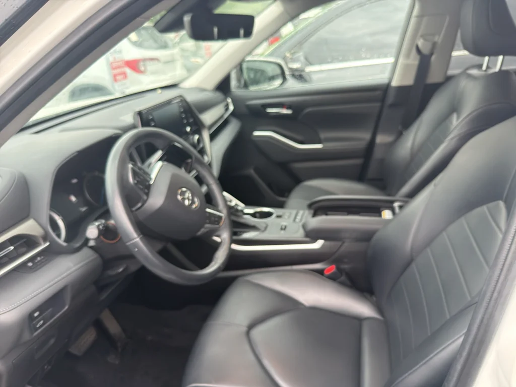 Certified Used 2021 Blizzard Pearl Toyota Hybrid XLE image 7