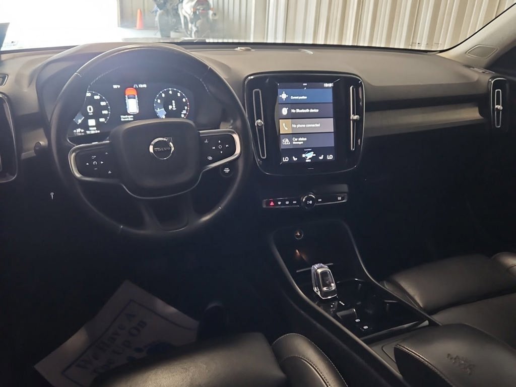 Used 2020 Blue Volvo T5 Inscription image 11