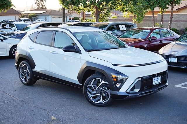 New 2026 White Hyundai SEL Premium image 2
