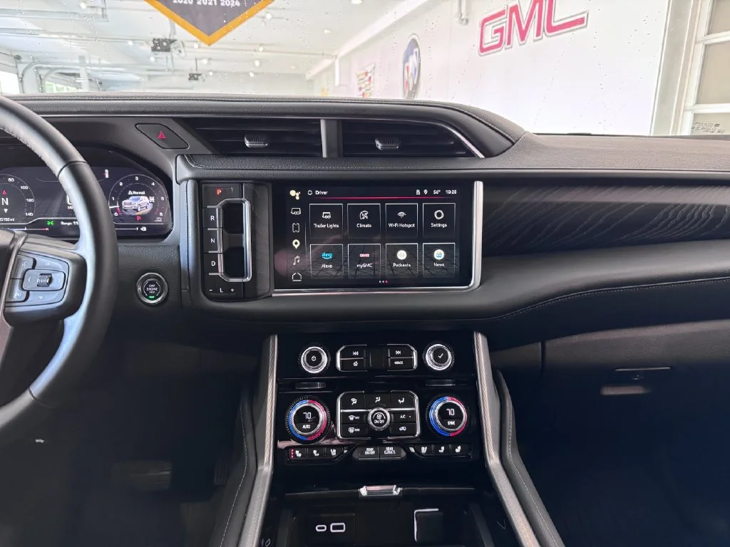 2024 GMC Yukon Denali - Photo 22