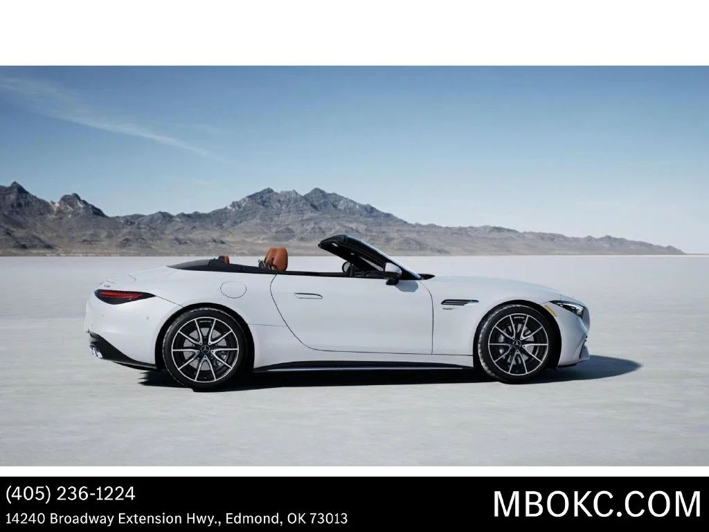 New 2027 MANUFAKTUR Moonlight White Metallic Mercedes-Benz AMG® SL 43 Roadster image 18