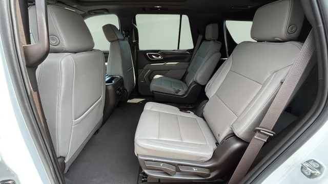 Used 2023 Summit White Chevrolet Z71 image 20