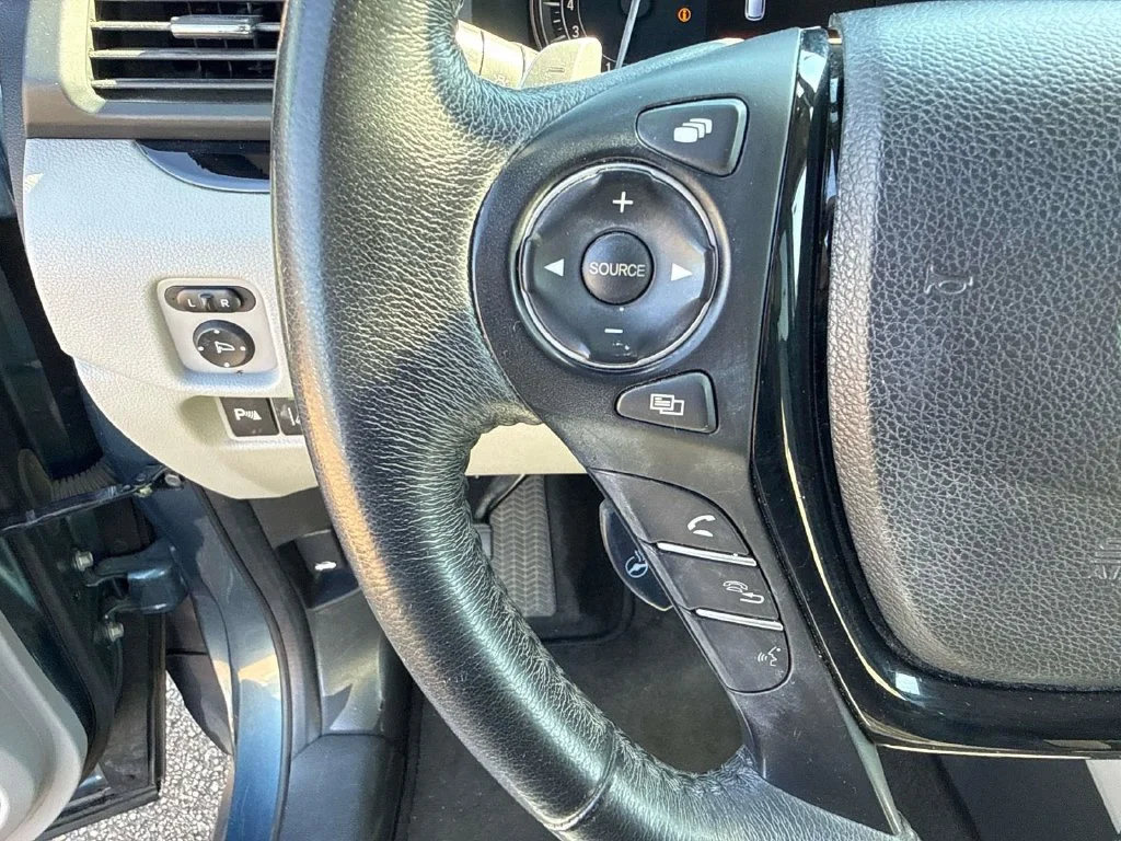 Used 2017 Blue Honda Elite image 30