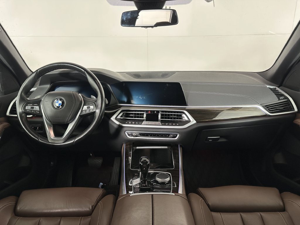 Used 2021 Arctic Grey Metallic BMW xDrive40i image 9