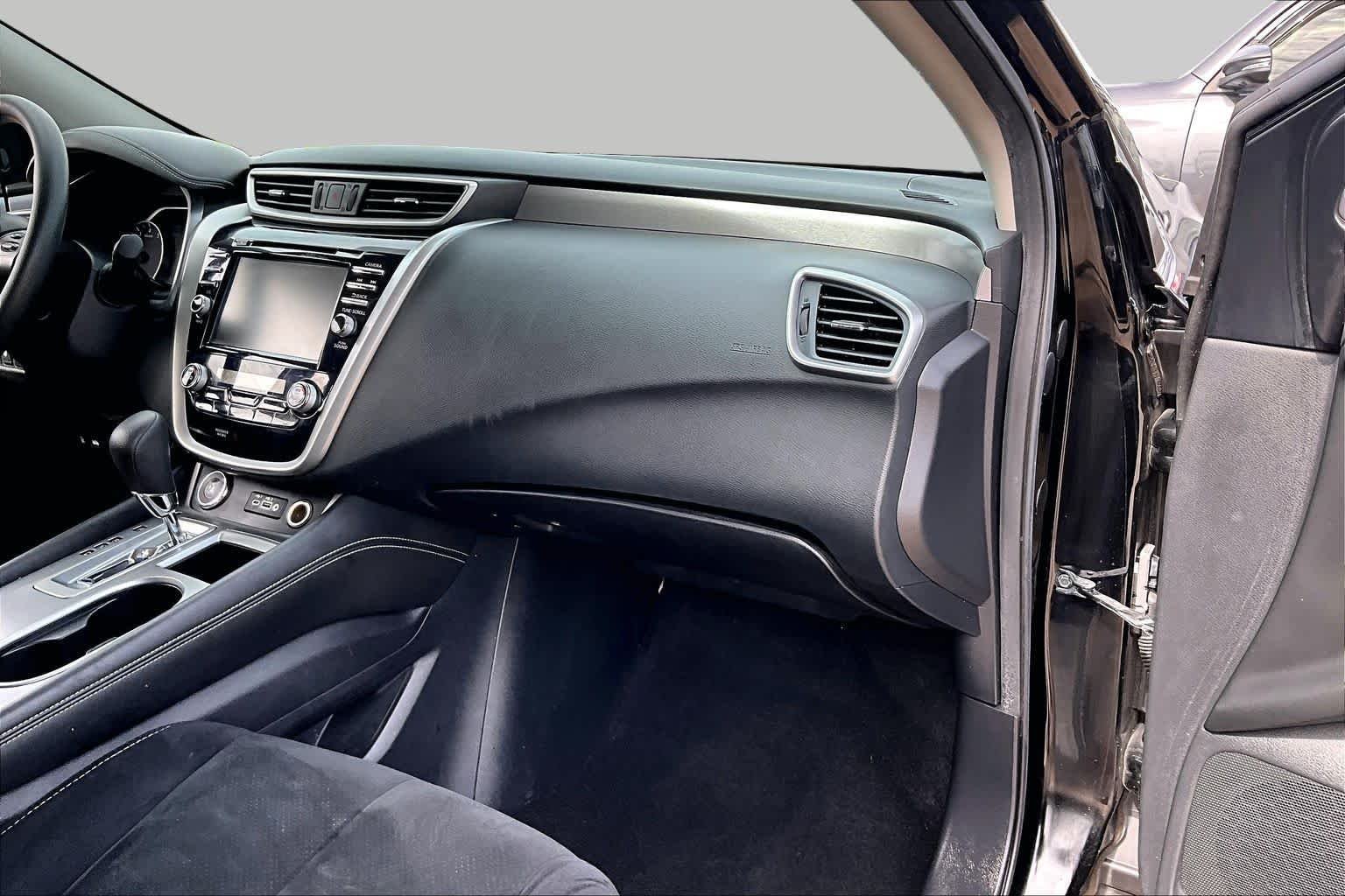 Used 2020 Super Black Metallic Nissan S image 18