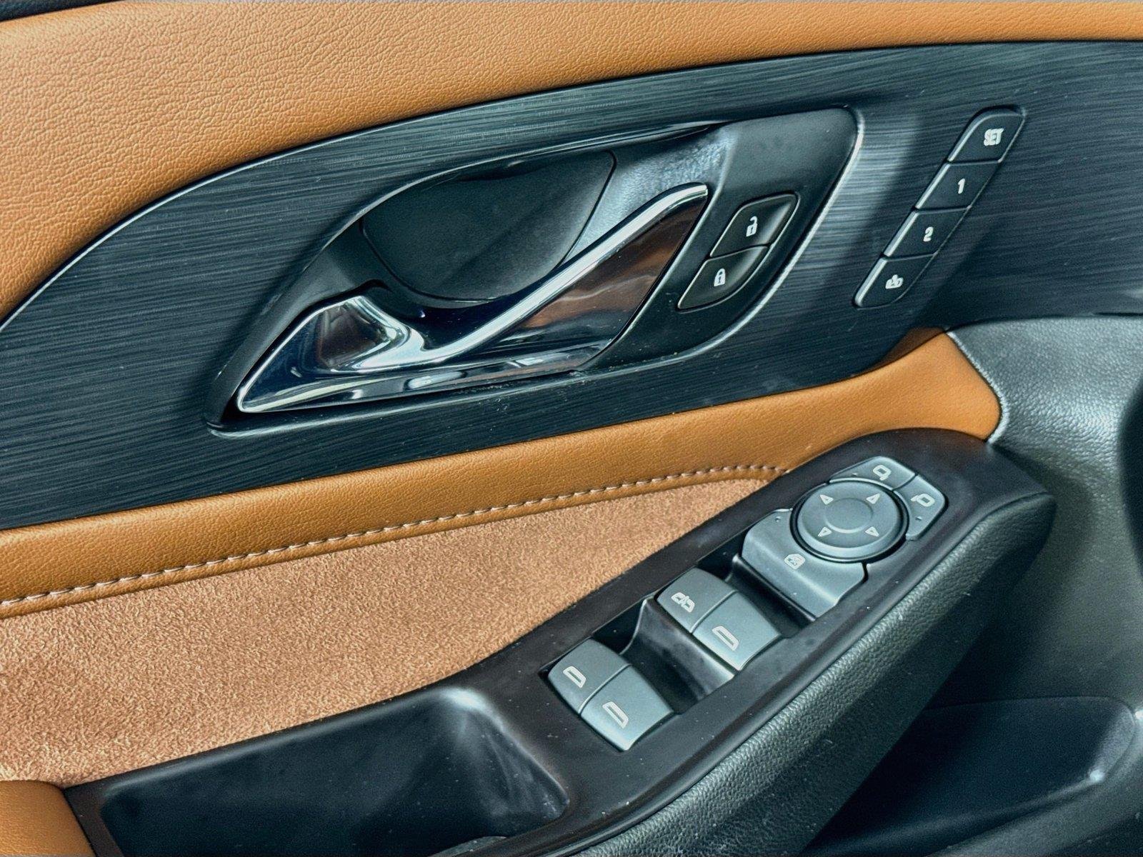 Used 2020 MOSAIC BLACK METALLIC Chevrolet High Country image 19