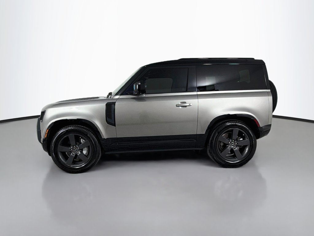 Used 2022 Gold Land Rover X-Dynamic S image 8