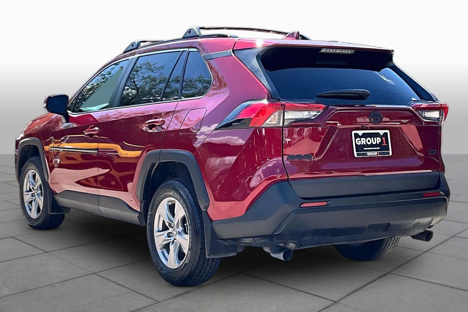 Used 2025 Ruby Flare Pearl Toyota XLE image 11