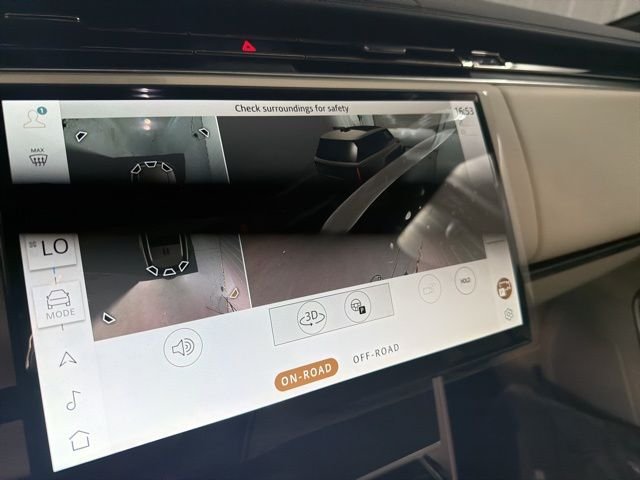 New 2026 Eiger Grey Land Rover SE image 35