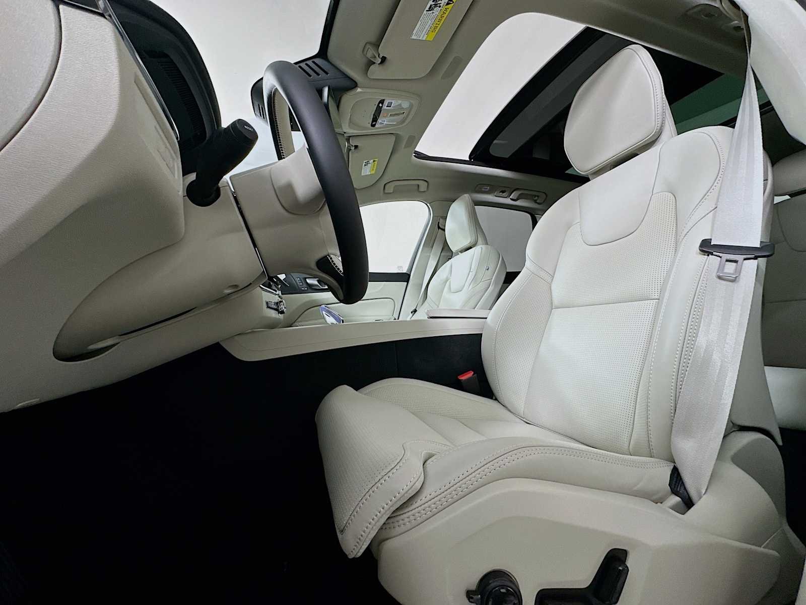 New 2026 Vapour Grey Volvo Ultra image 18