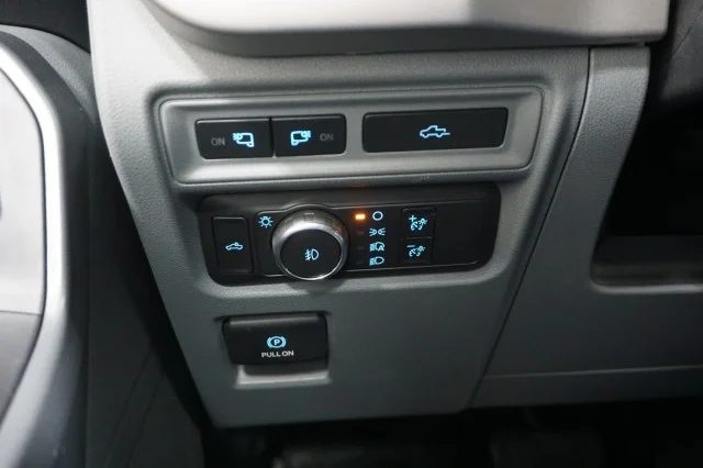 Used 2021 SILVER Ford XLT image 29