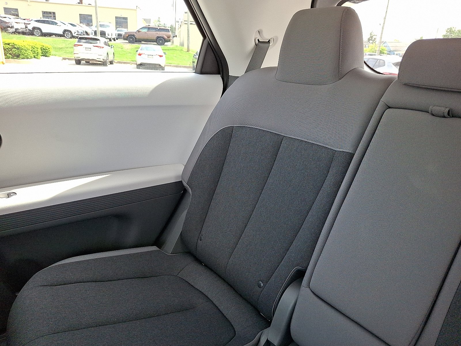 2025 Hyundai IONIQ 5 SE - Photo 13