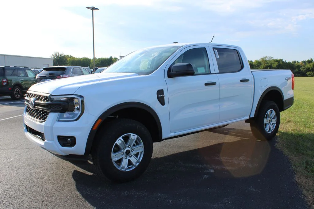 New 2026 Oxford White Ford XL image 3