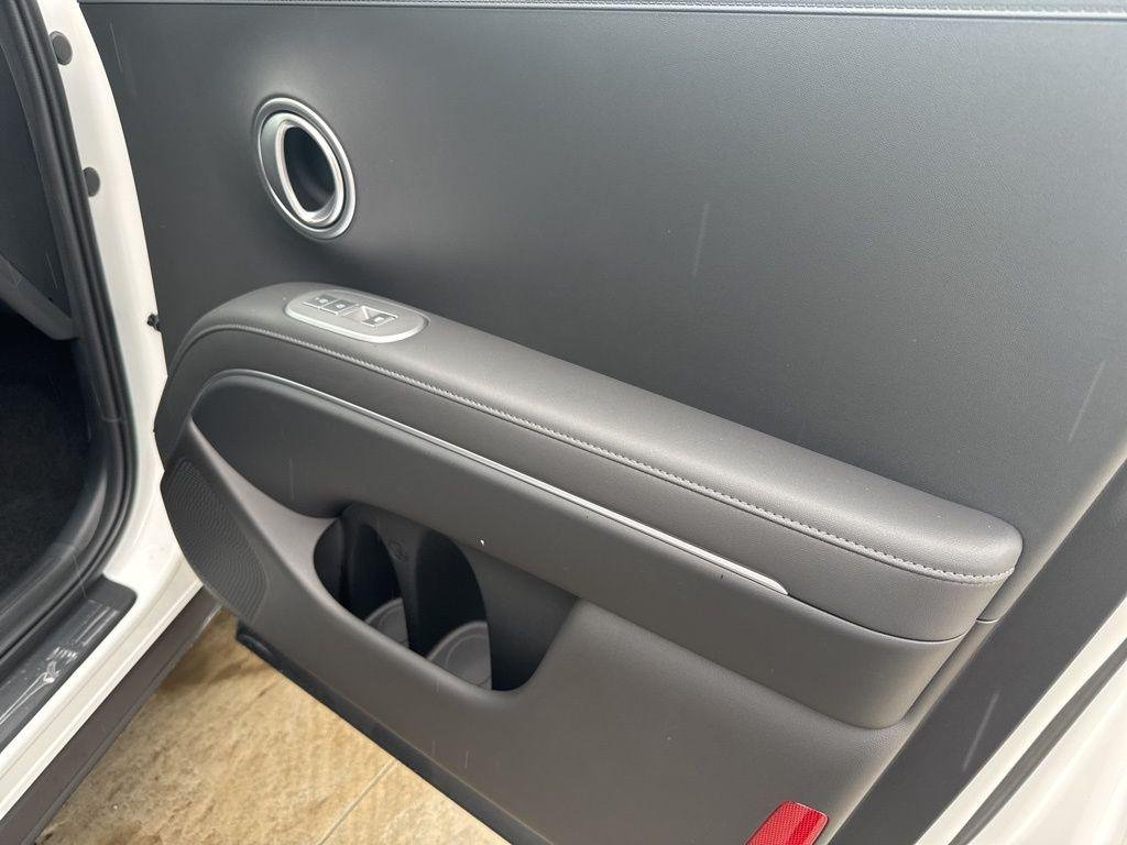 New 2026 White Hyundai SEL AWD image 24