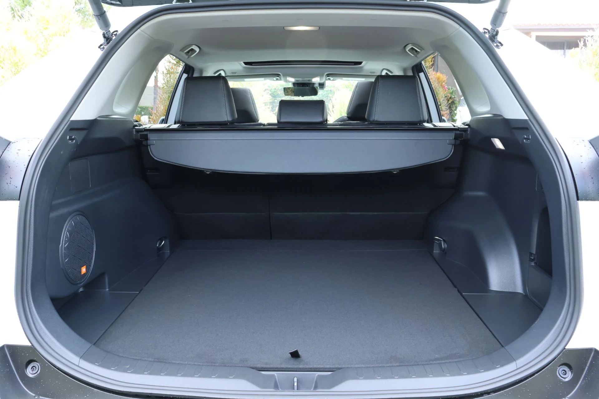 Used 2025 Beige Toyota XLE Premium image 23