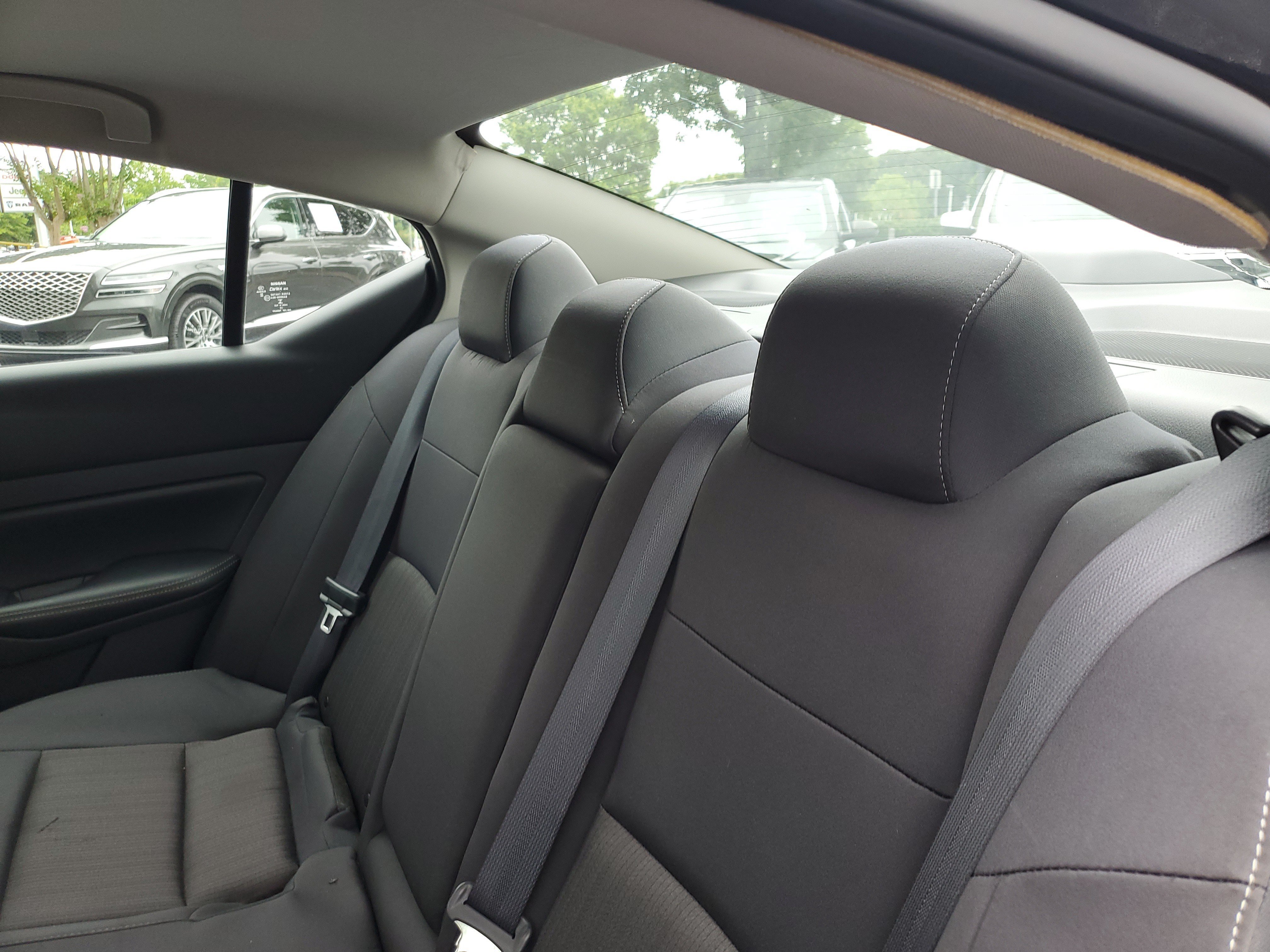 Used 2024 Super Black Nissan 2.5 SV image 9