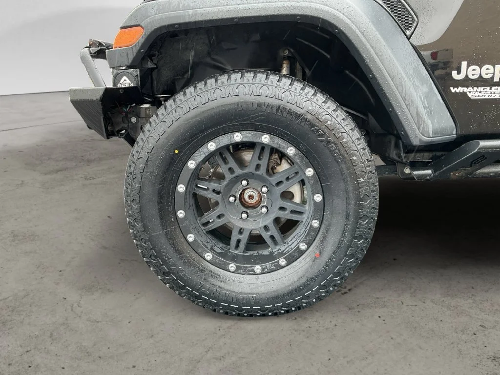 Used 2018 Black Jeep Unlimited Sport image 9