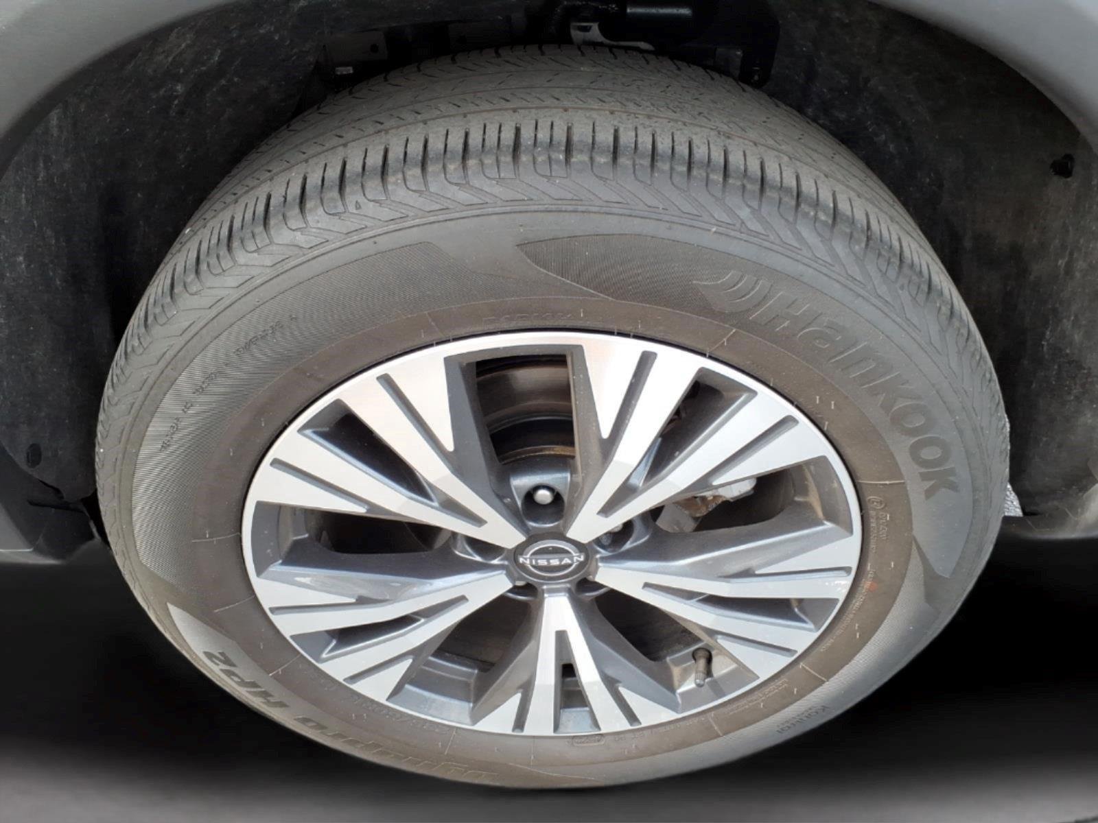 Used 2023 Super Black Nissan SV image 10