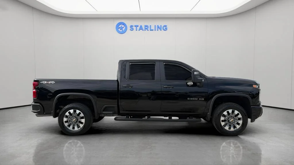 Used 2025 Black Chevrolet Custom image 11