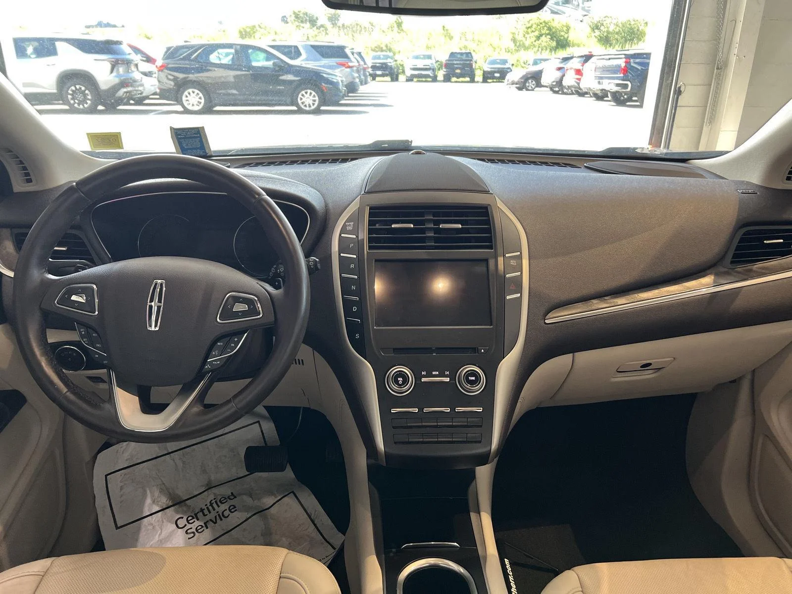 Used 2019  Lincoln Reserve image 12