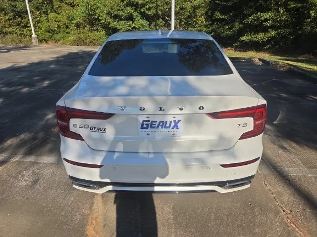 Used 2021 White Volvo T5 Momentum image 17