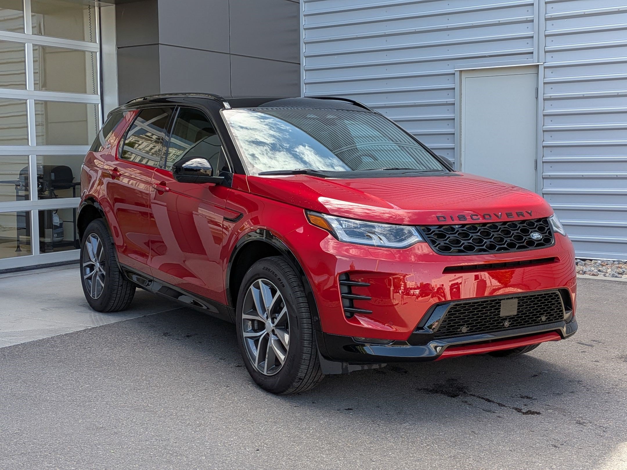 Used 2026 Firenze Red Metallic Land Rover Landmark image 3