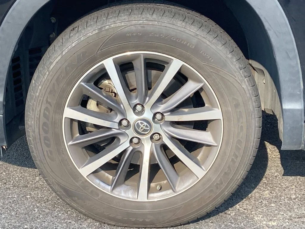 Used 2018 Black Toyota XLE image 10