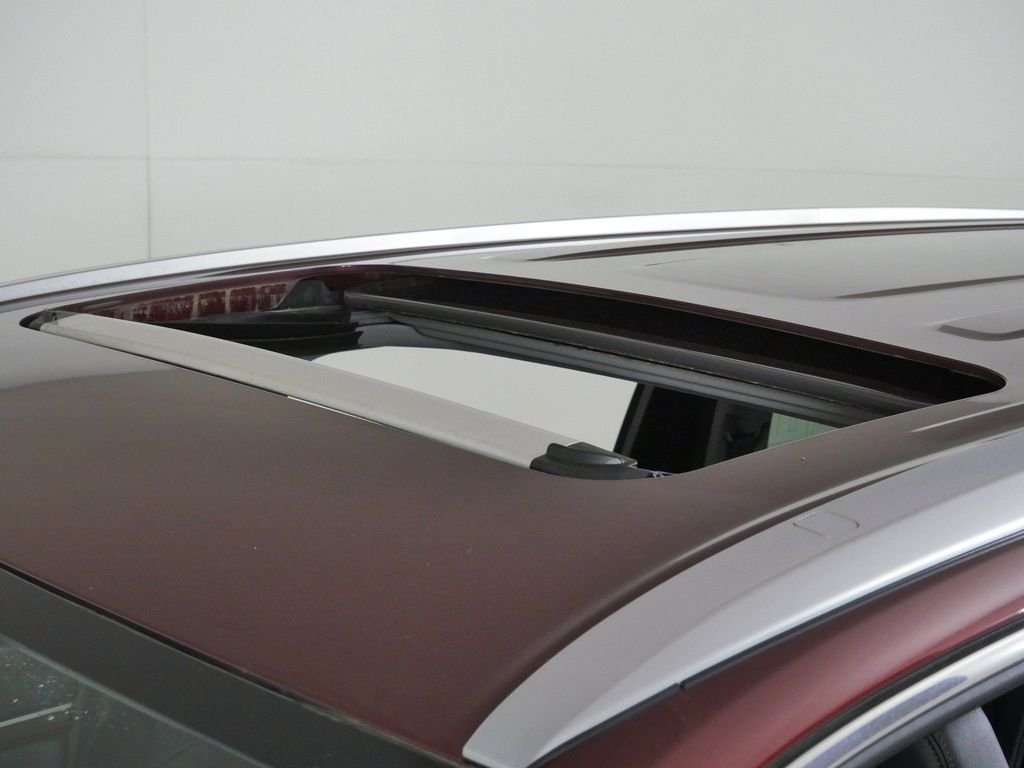 Used 2015 Red Toyota Limited image 18