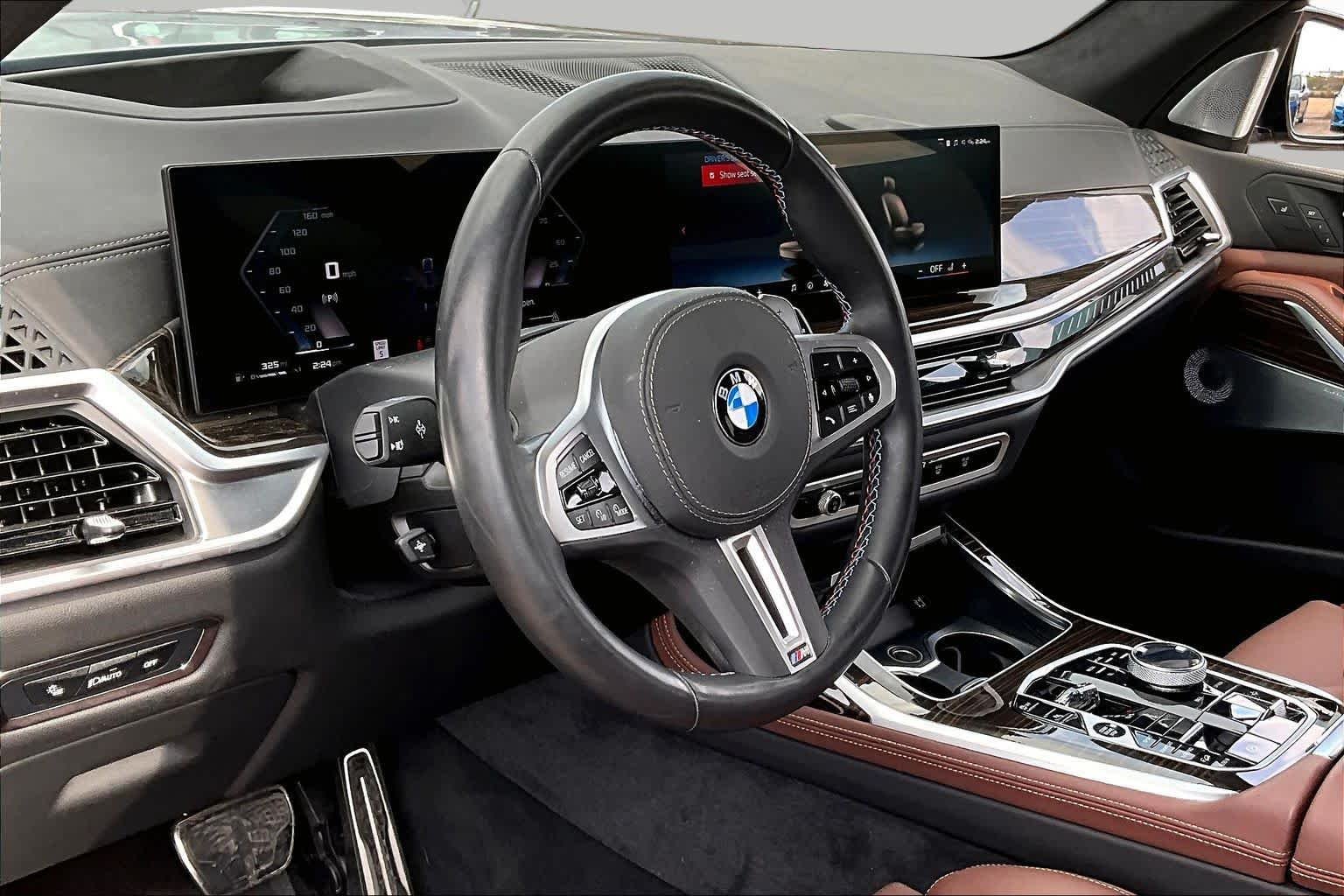 Used 2026 Skyscraper Grey Metallic BMW M60i image 15