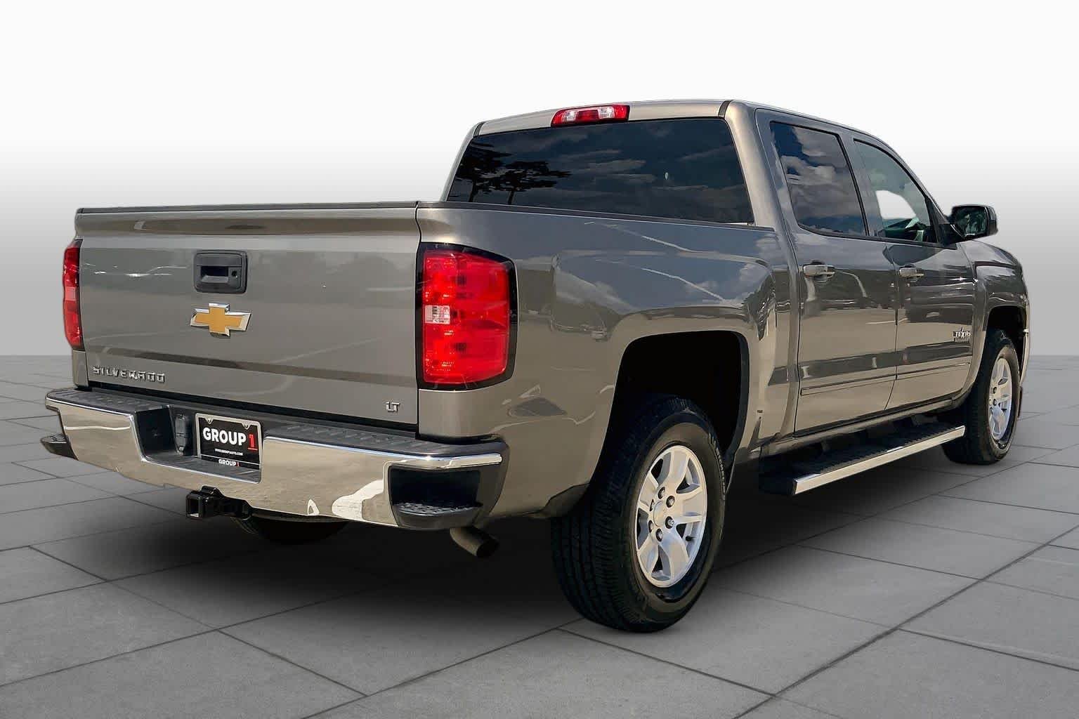 Used 2017 Pepperdust Metallic Chevrolet LT image 13
