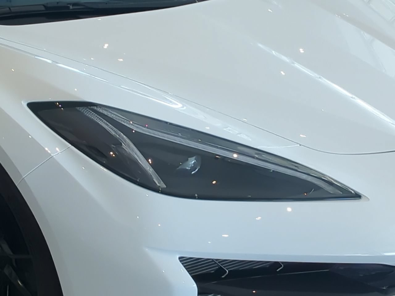 New 2027 Arctic White Chevrolet 3LT image 9