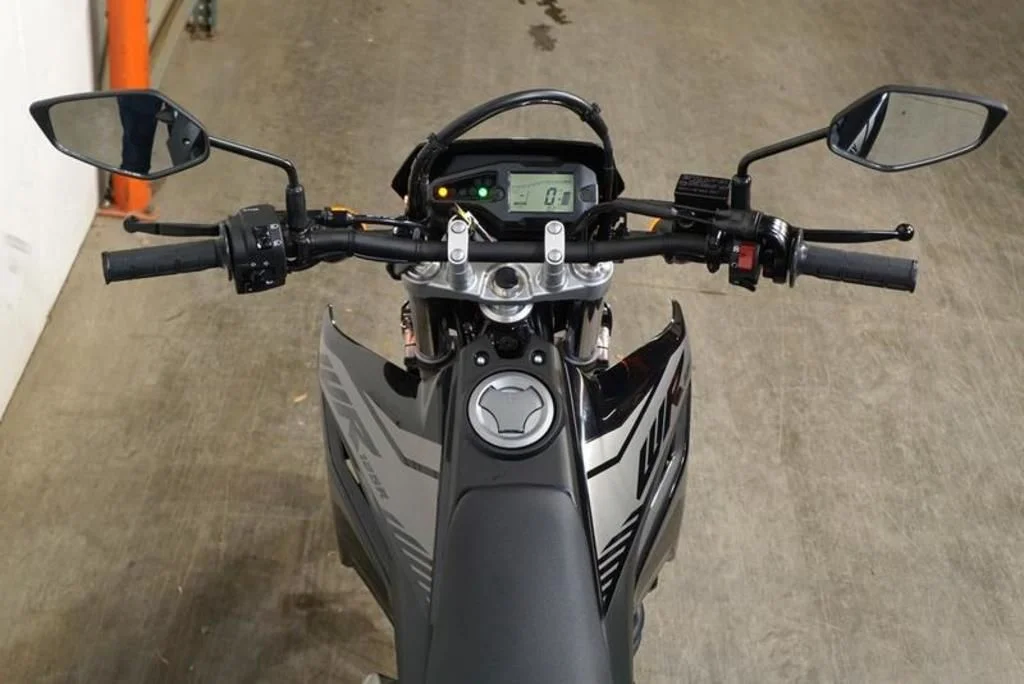 New 2026 BLACK Yamaha 125R image 6