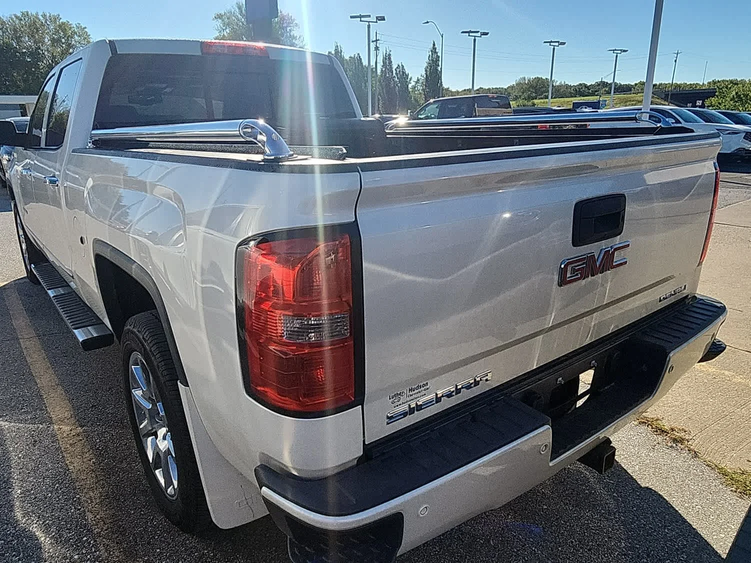 Used 2014 White Diamond Tricoat GMC Denali image 7