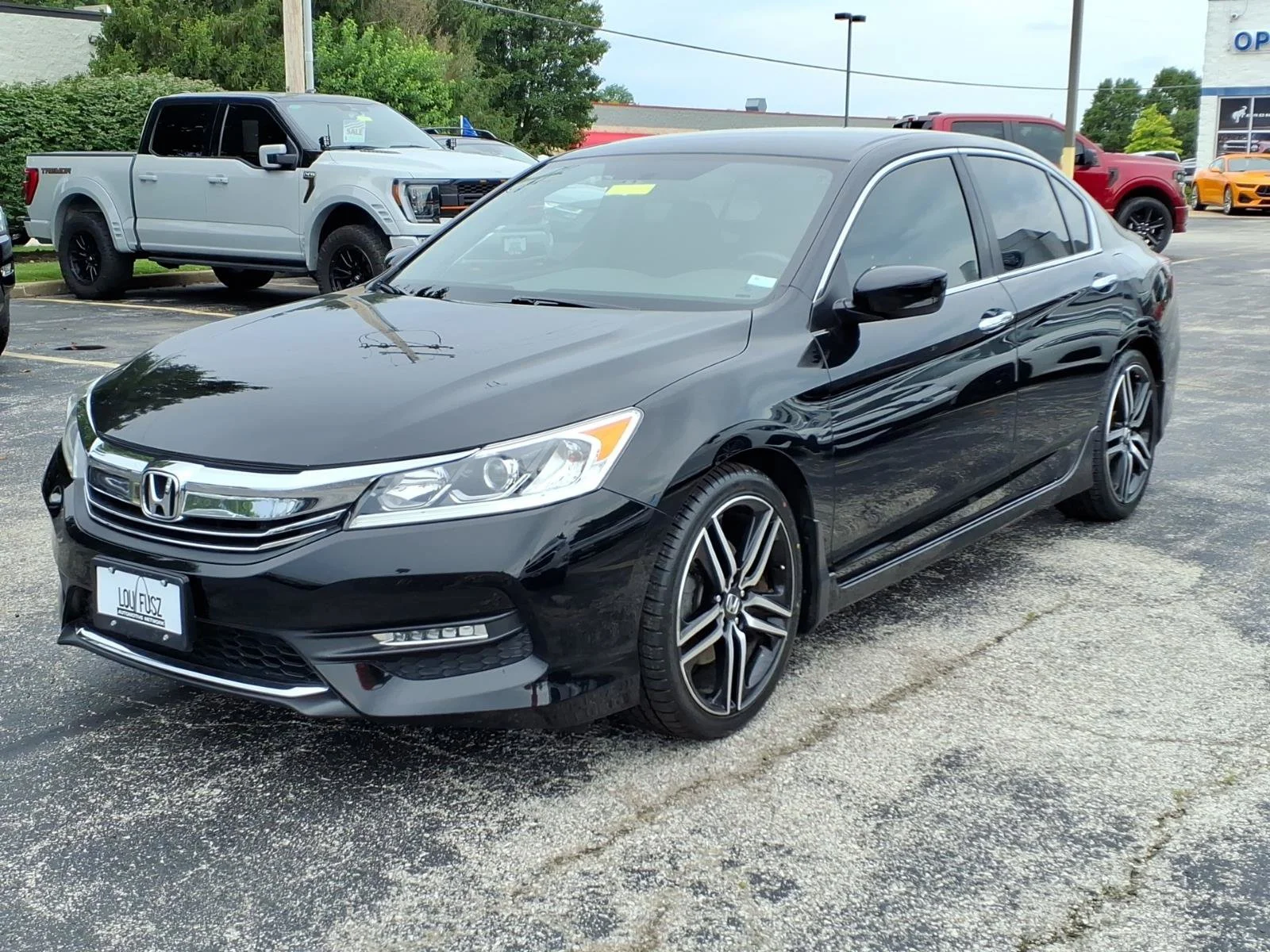 Used 2016 Black Honda Sport image 3