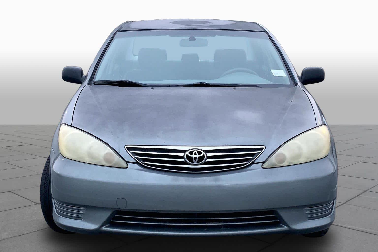 Used 2005 Phantom Gray Pearl Toyota STD image 3
