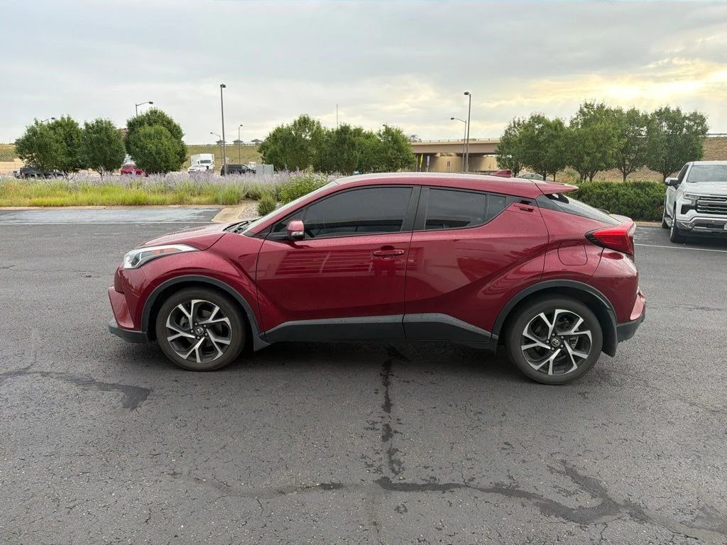 Used 2018 Red Toyota XLE image 2